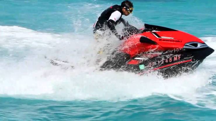 Jet Skiing.jpg